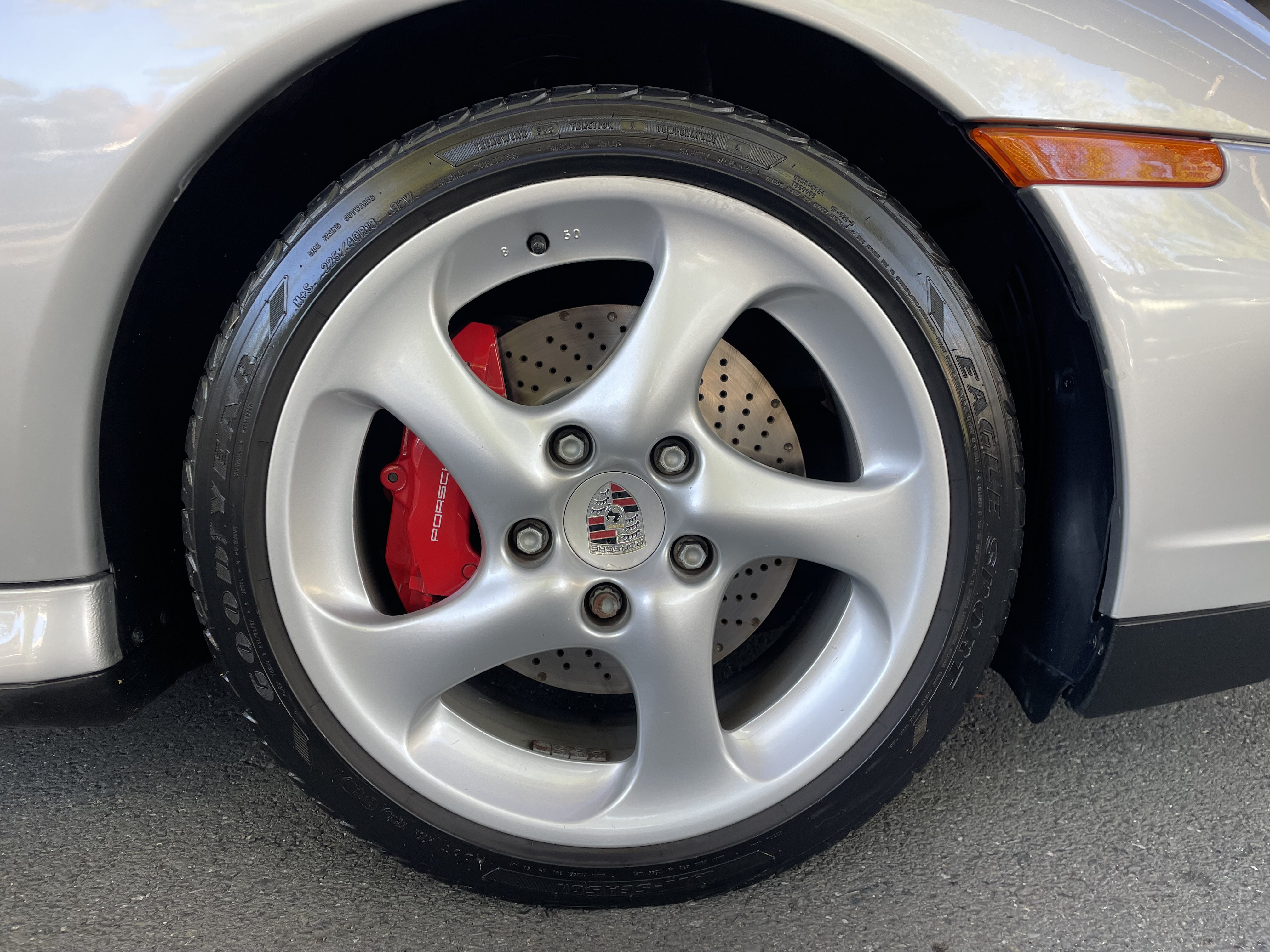 Used 2004 Porsche 911 Carrera 4S AWD/4WD image 24