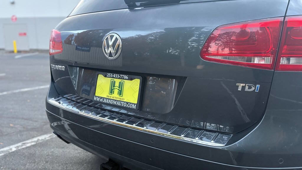 Used 2011 Volkswagen Touareg Sport image 19