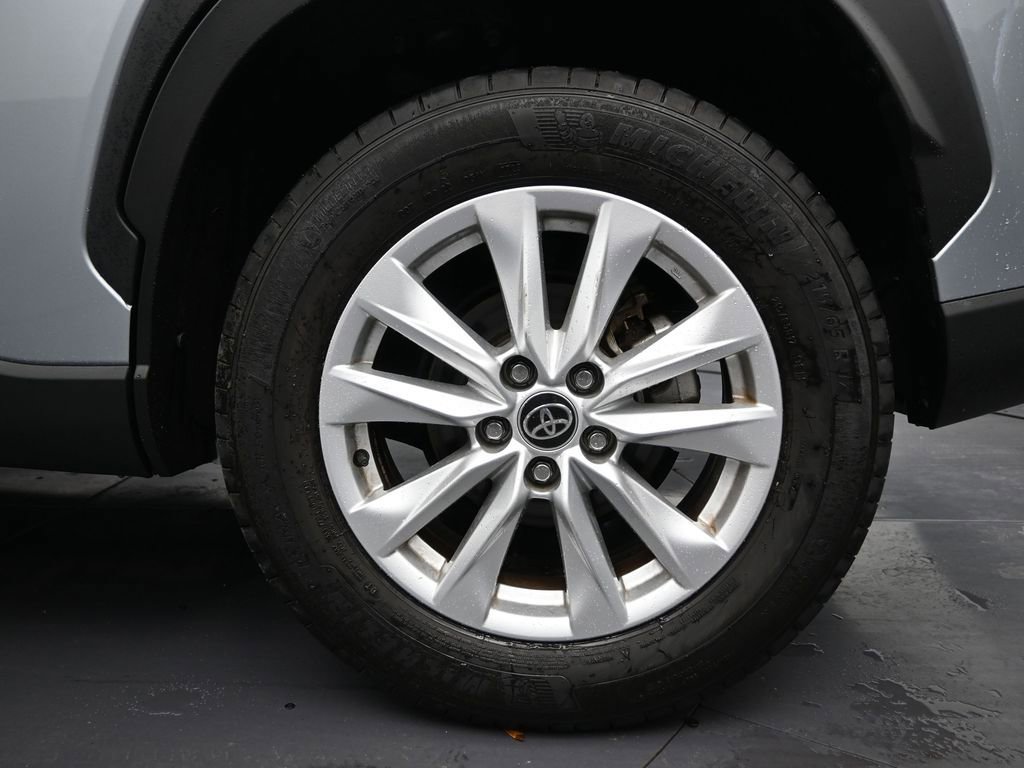Used 2023 Toyota Corolla Cross LE FWD image 10