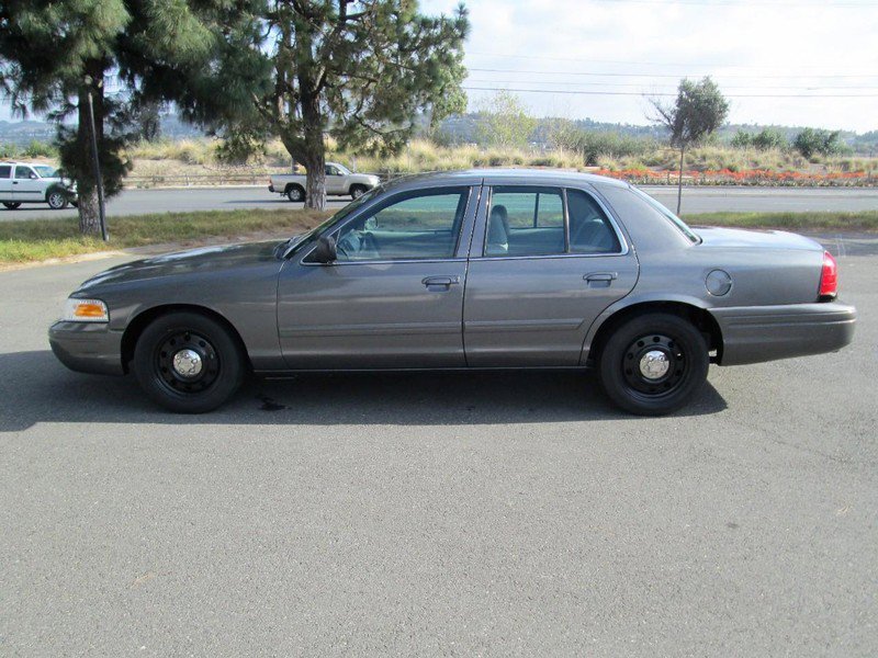 Used 2010 Ford Crown Victoria Police Interceptor image 2