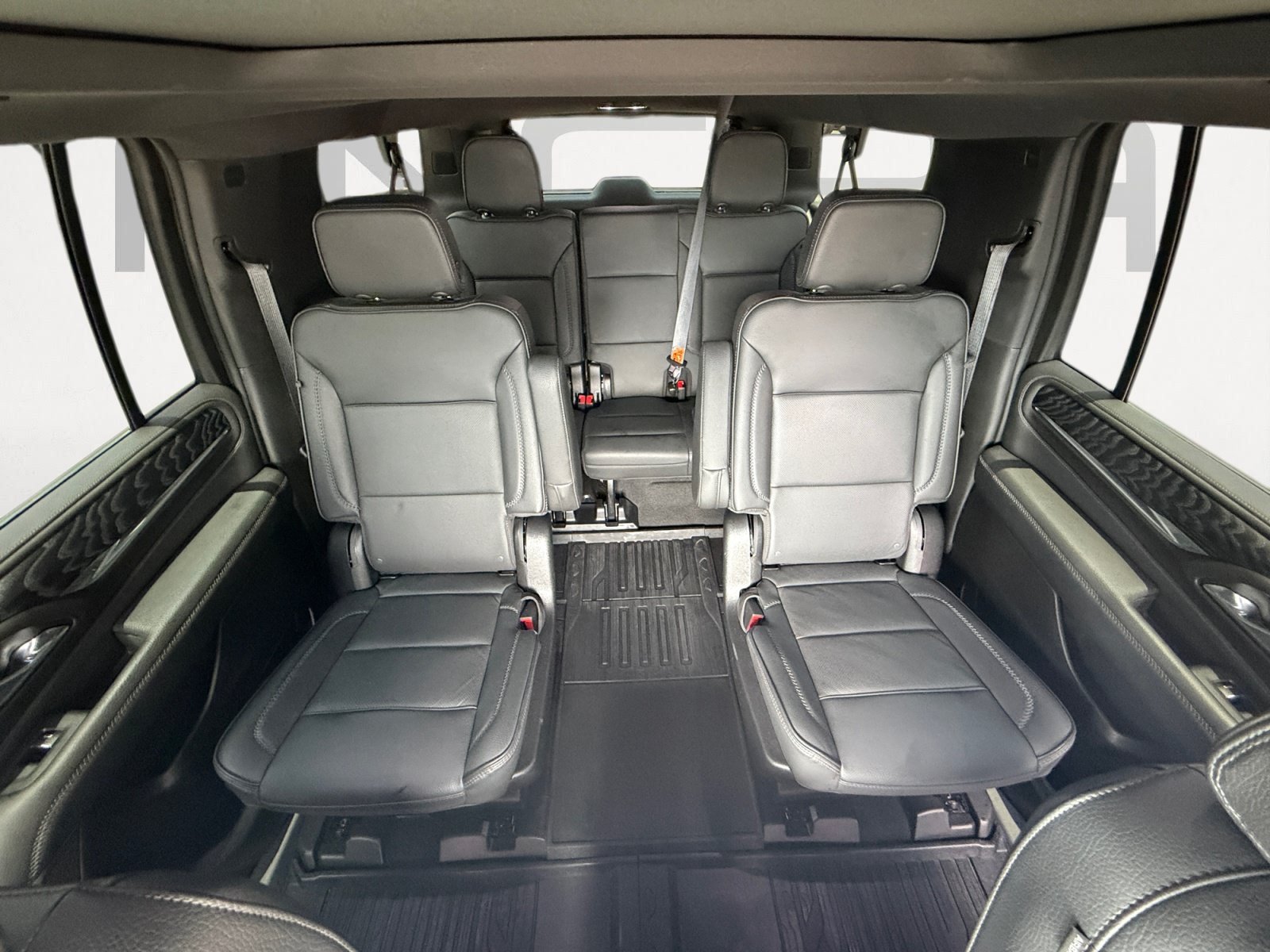 Used 2023 GMC Yukon XL Denali AWD/4WD image 19