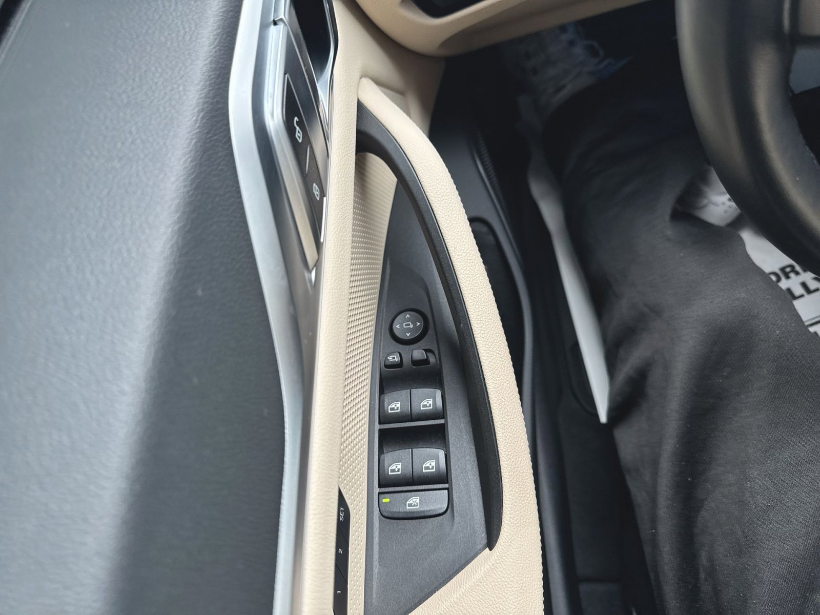 Used 2024 BMW i4 eDrive35 w/ Premium Package image 9