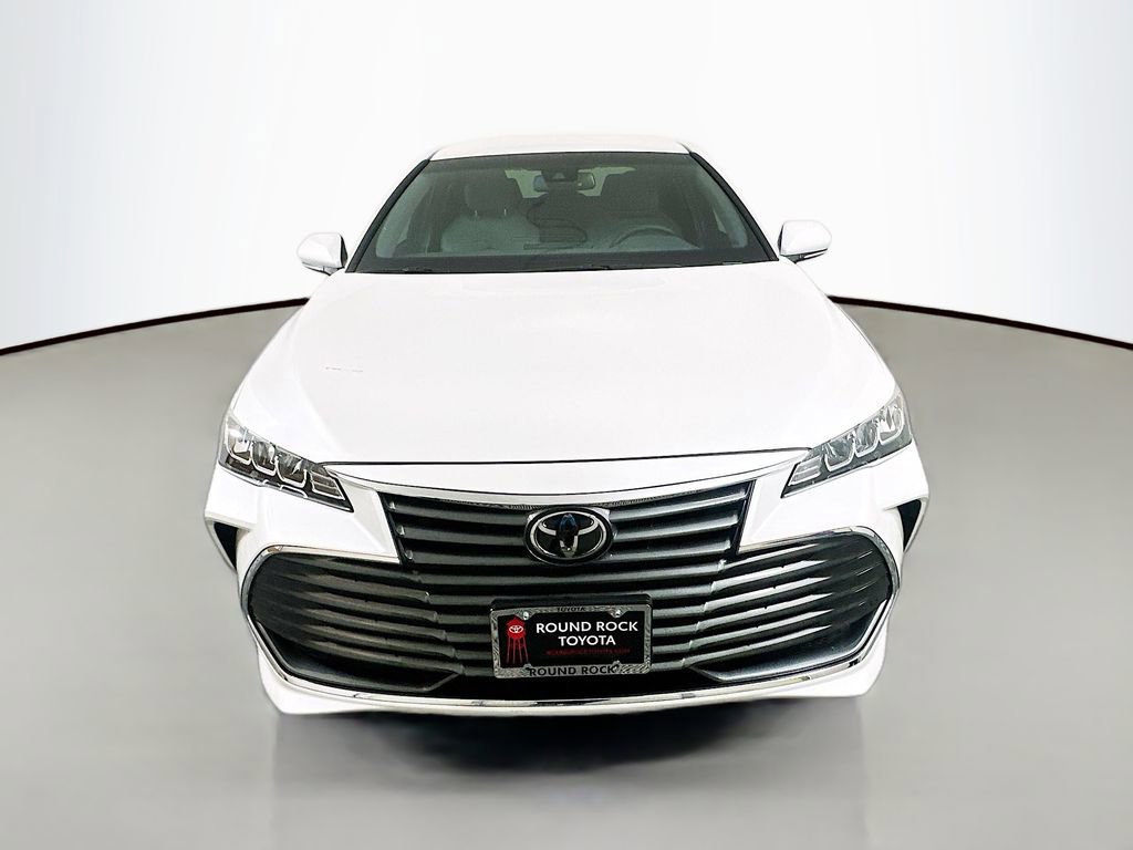 Used 2022 Toyota Avalon XLE video 2