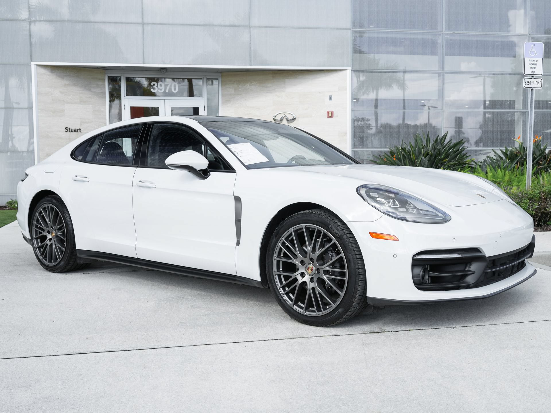 Used 2023 Porsche Panamera Platinum Edition RWD image 2