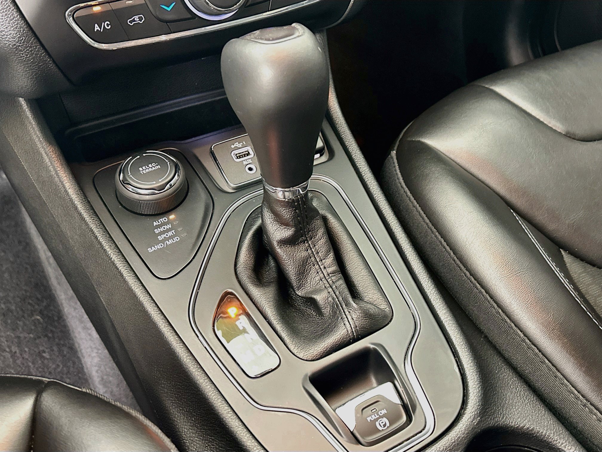 Used 2019 Jeep Cherokee Latitude Plus w/ Comfort/Convenience Group AWD/4WD image 20