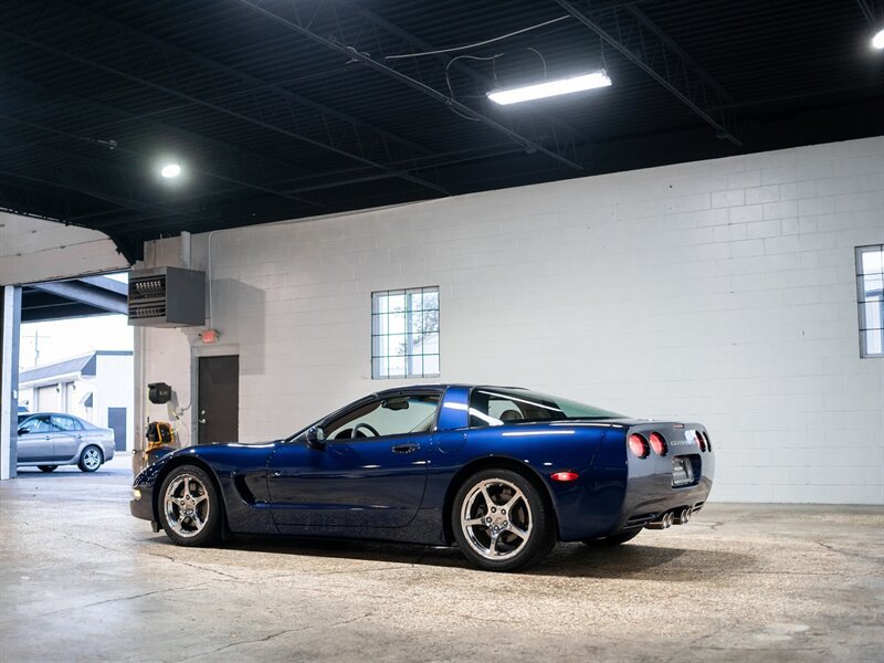 Used 2004 Chevrolet Corvette Coupe w/ Preferred Equipment Group RWD image 10