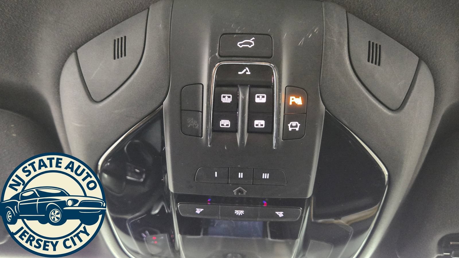 Used 2018 Maserati Levante S GranSport AWD/4WD image 23