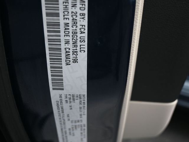 Used 2022 Chrysler Pacifica Touring-L image 18