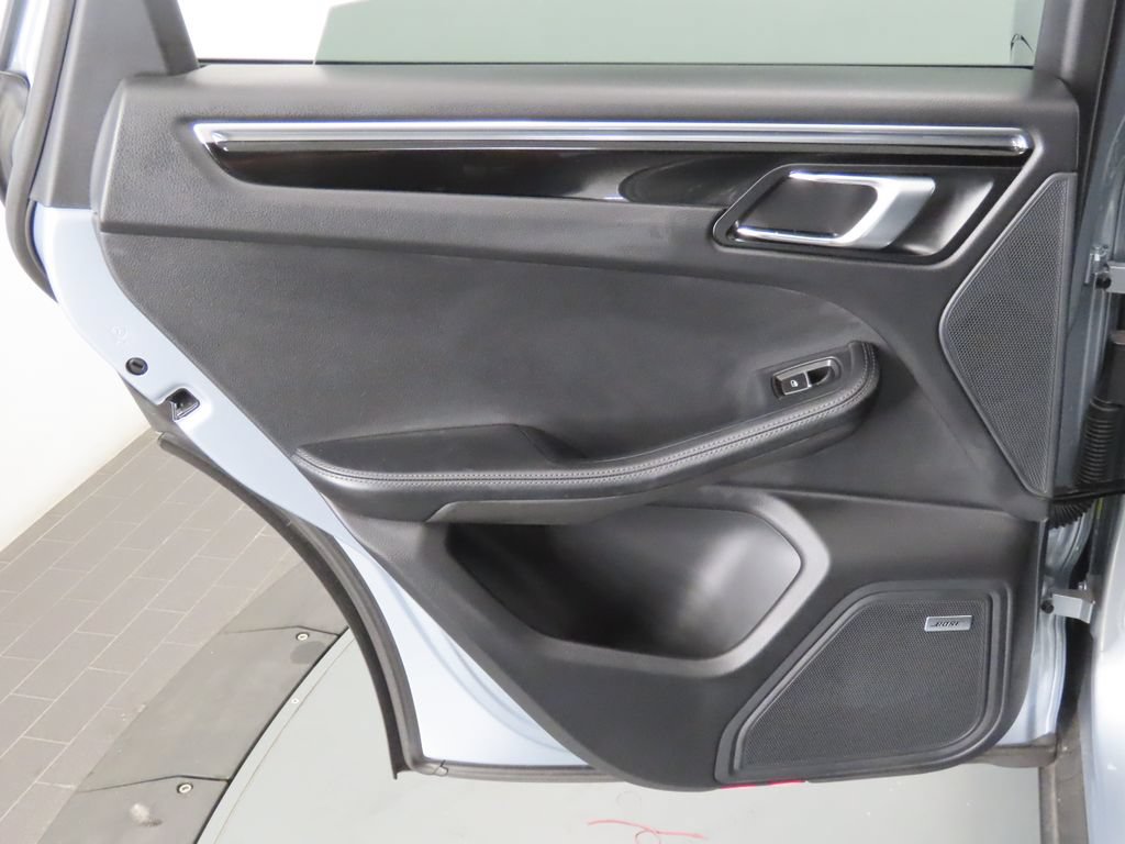 Certified 2026 Porsche Macan AWD/4WD image 46