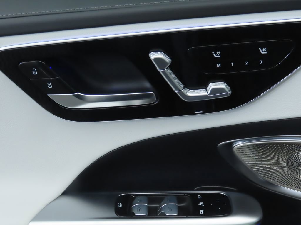 New 2025 Mercedes-Benz C 300 Sedan image 25
