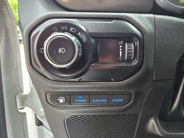 Used 2023 Jeep Wrangler Unlimited Rubicon 4xe w/ Cold Weather Group AWD/4WD image 10