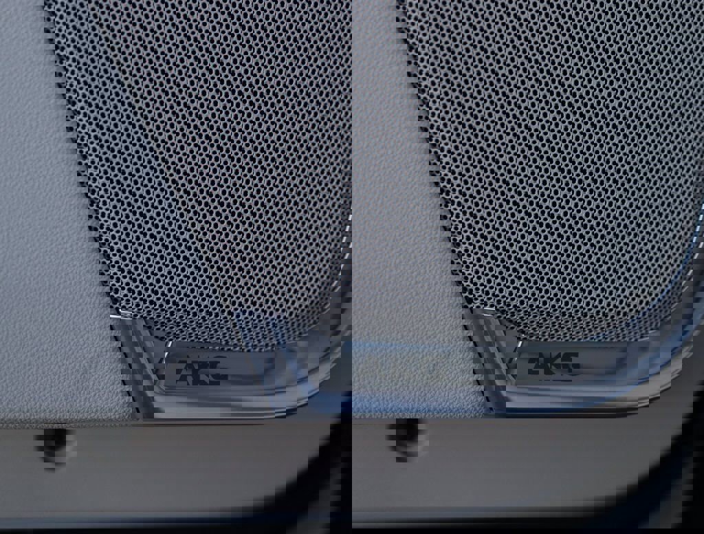 New 2026 Cadillac Escalade Platinum Sport w/ LPO, Floor Liner Package image 38