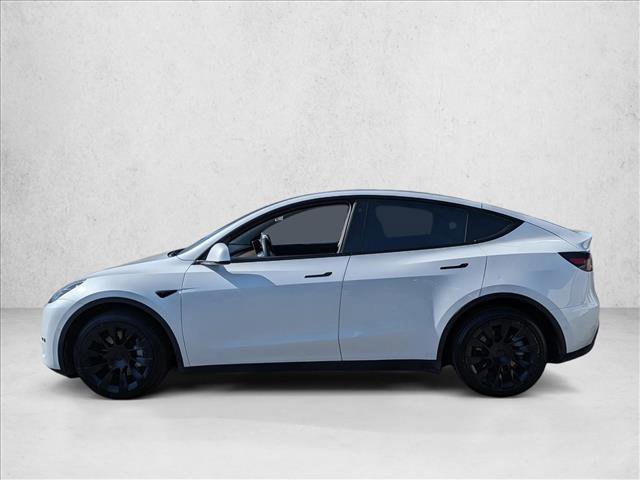 Used 2022 Tesla Model Y Long Range image 8