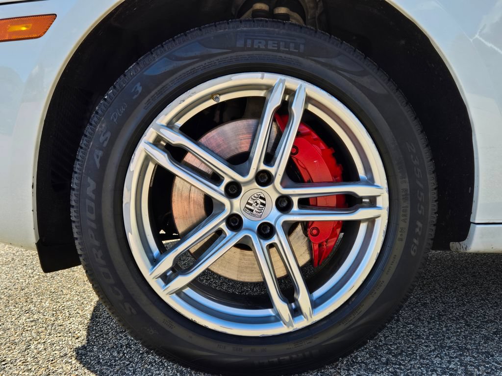 Used 2015 Porsche Macan Turbo AWD/4WD image 11