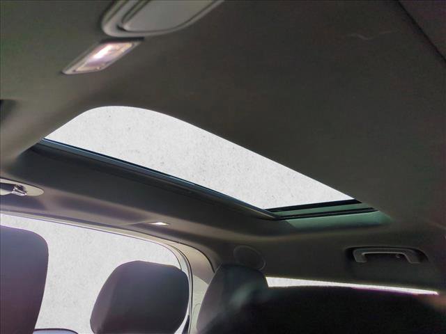 Used 2023 Land Rover Defender 130 X-Dynamic SE image 29