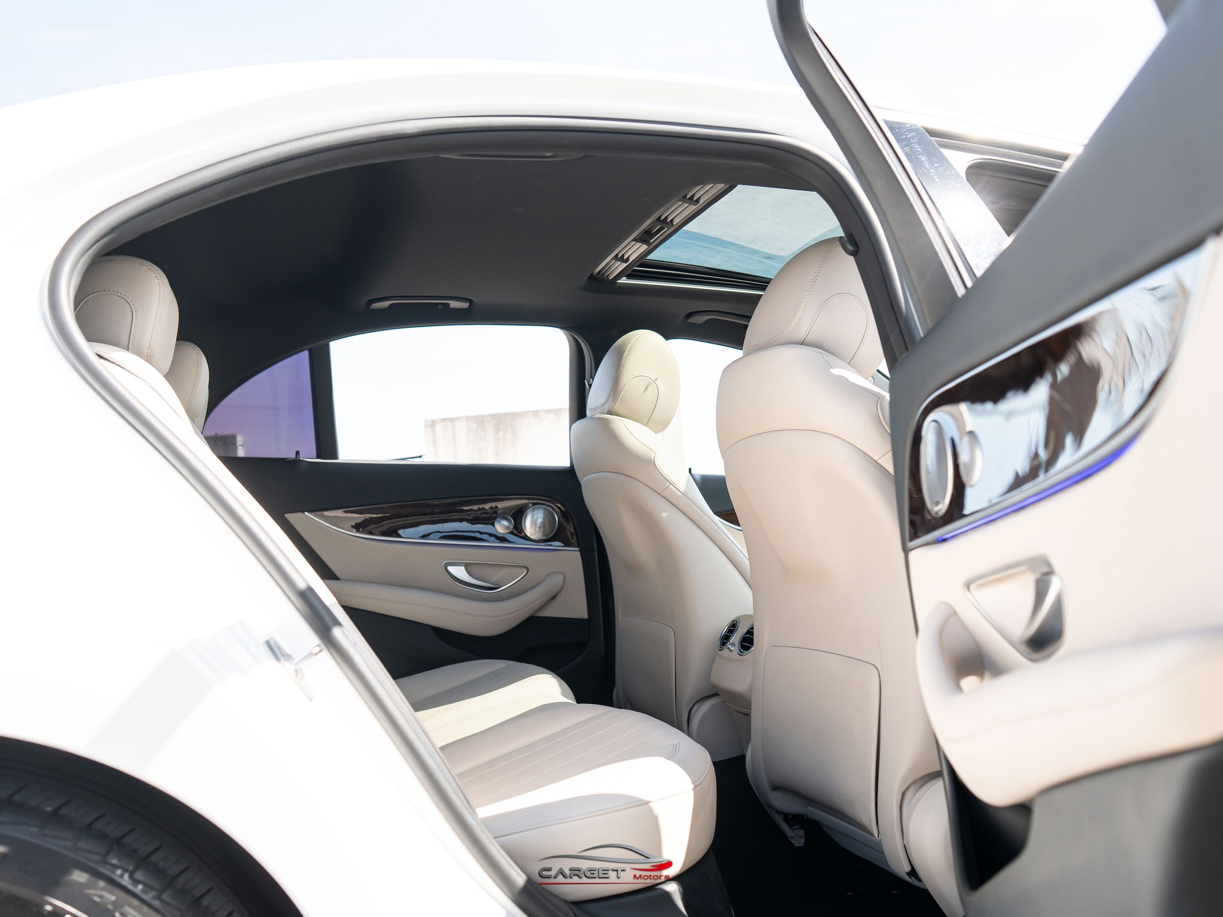 Used 2017 Mercedes-Benz E 300 image 19