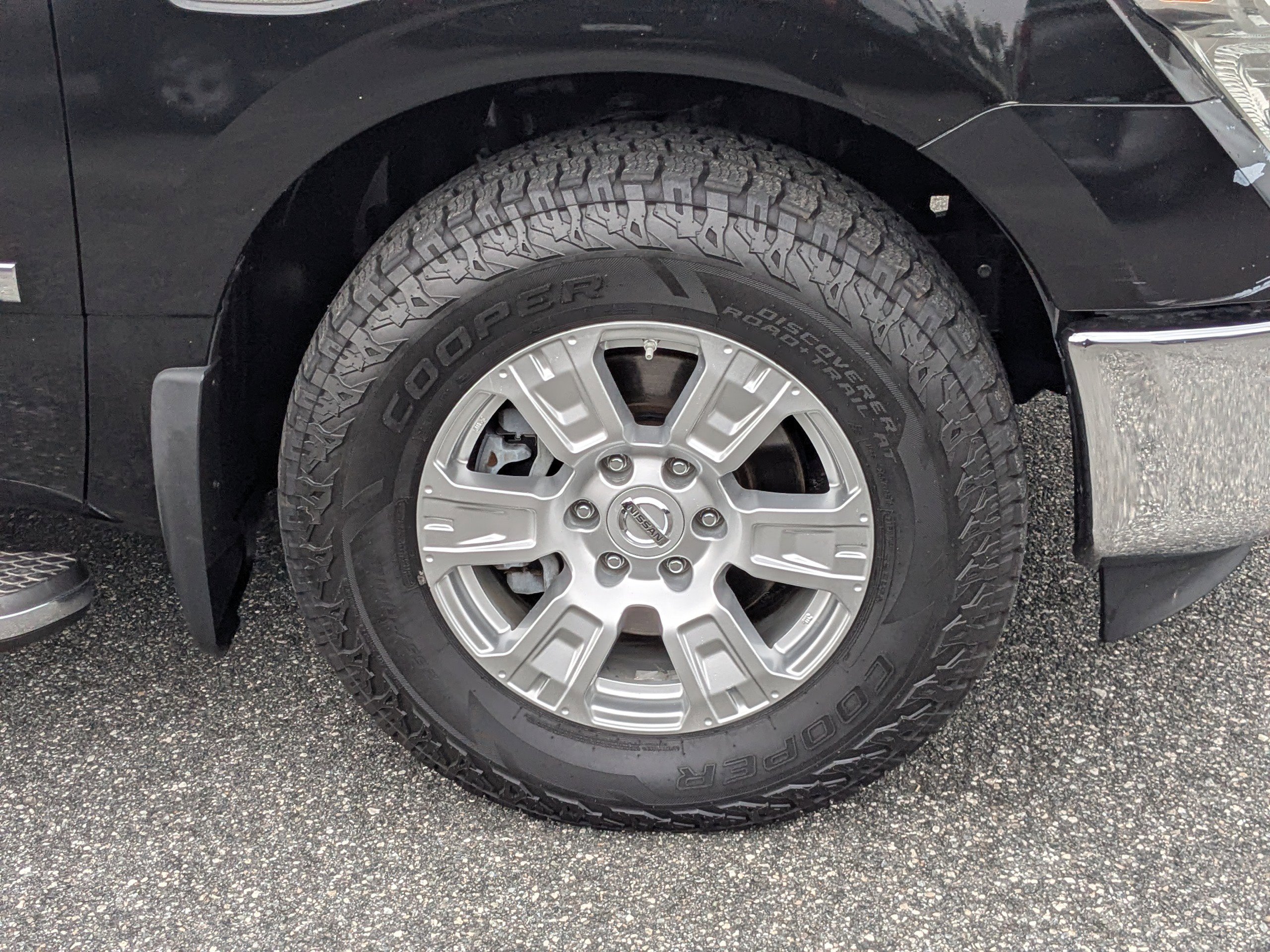 Used 2017 Nissan Titan SV RWD image 10