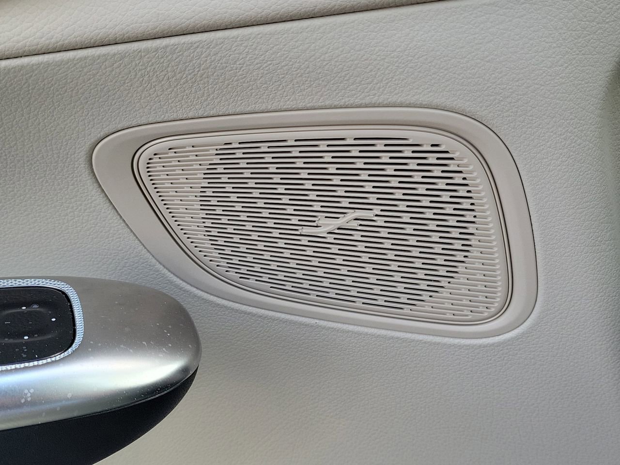 Used 2025 Mercedes-Benz GLC 300 image 26