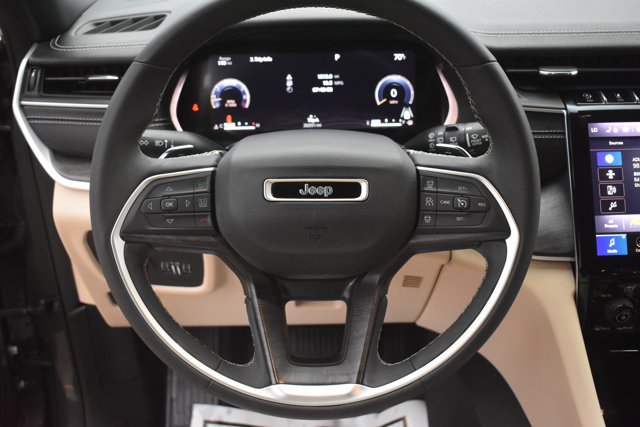Used 2023 Jeep Grand Cherokee Limited RWD image 19