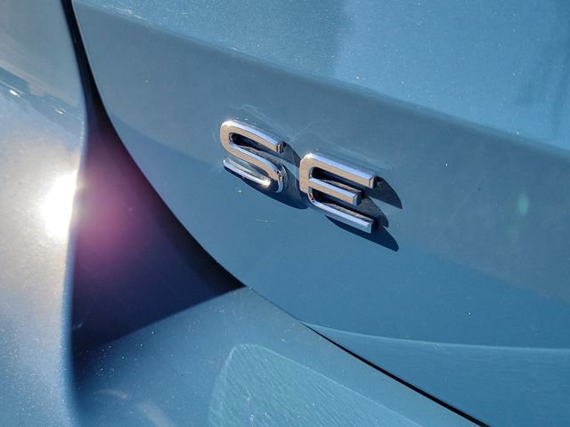 Certified 2025 Volkswagen Taos SE image 8