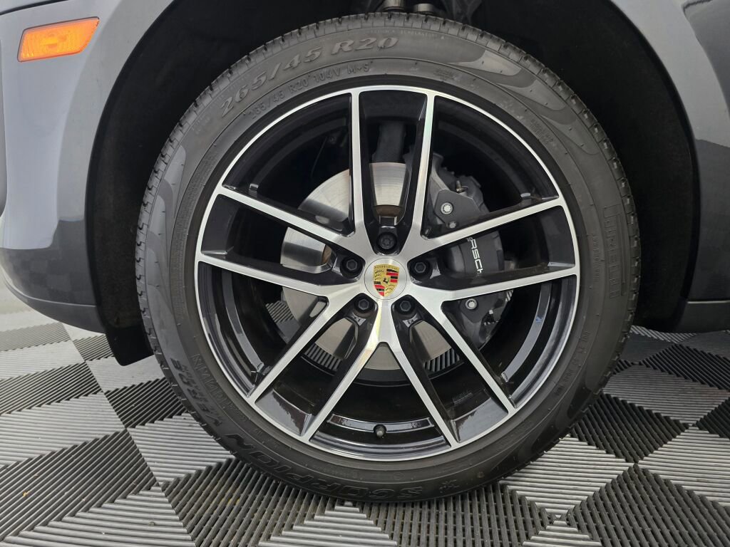 Certified 2024 Porsche Macan image 22
