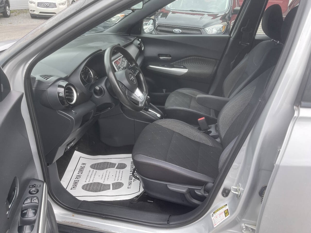 Used 2018 Nissan Kicks SV FWD image 12