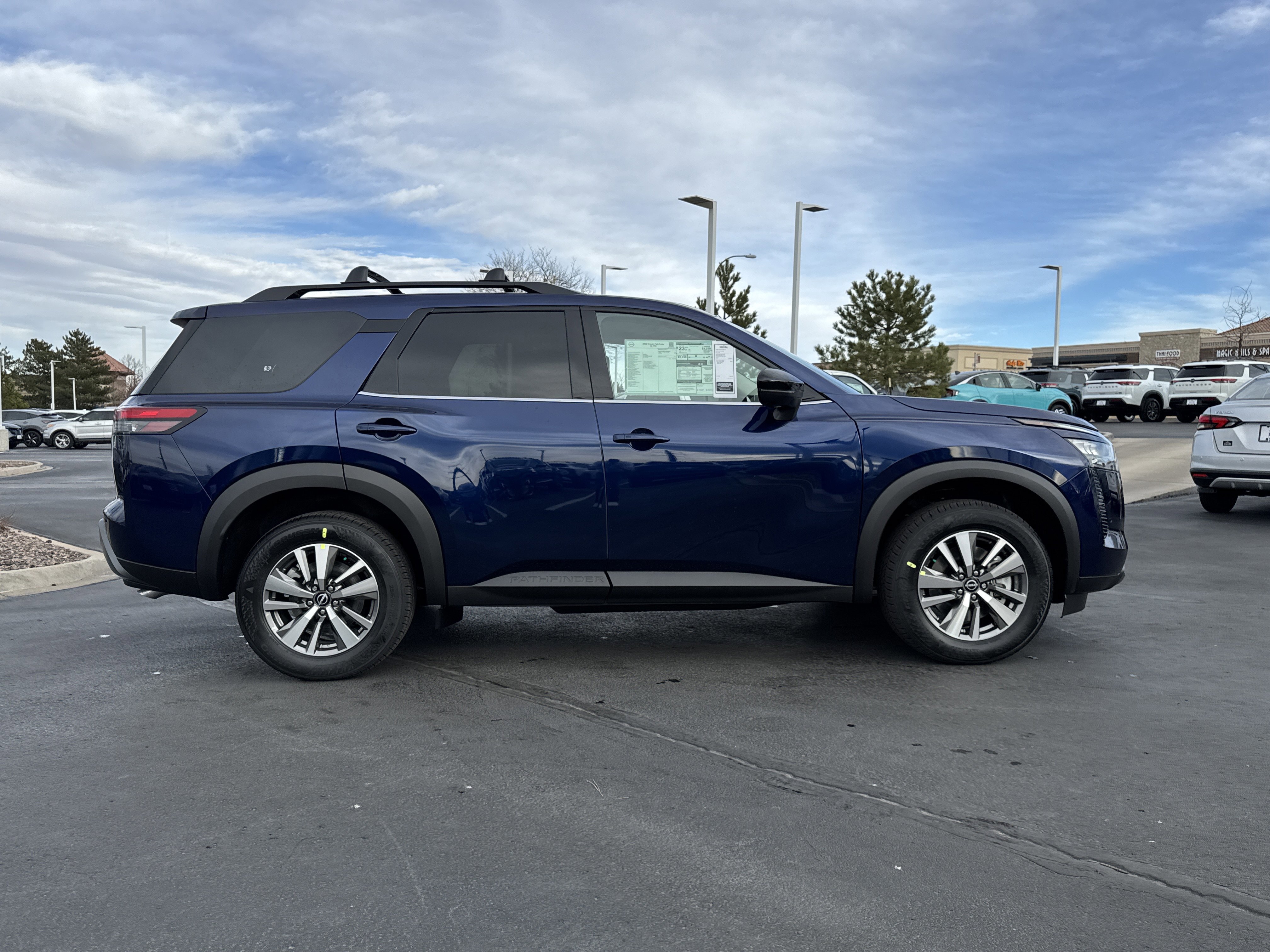 New 2026 Nissan Pathfinder SL image 2