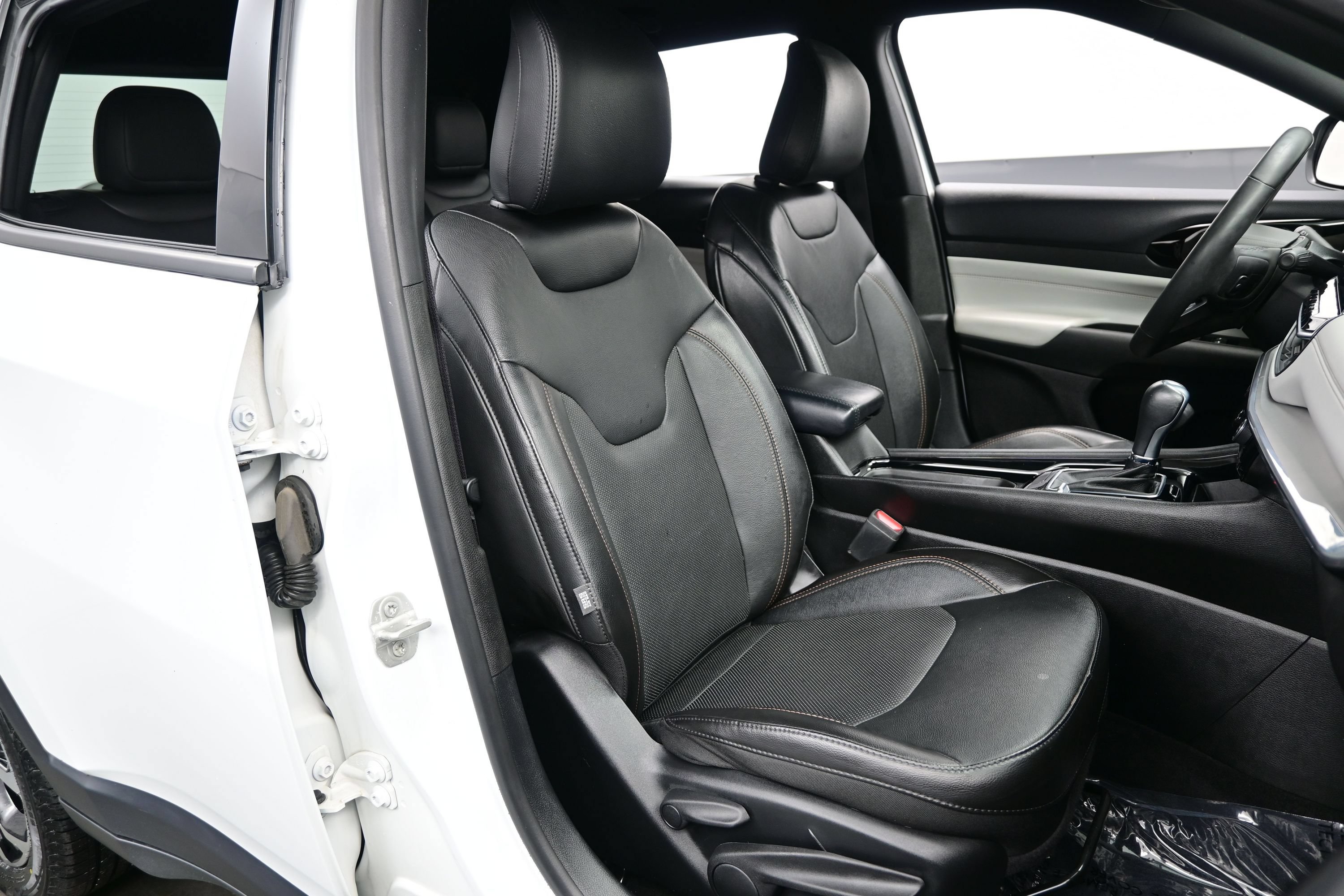 Used 2023 Jeep Compass Limited AWD/4WD image 16