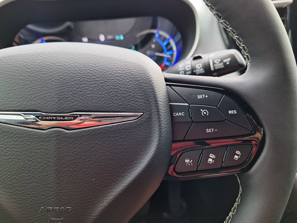 Used 2022 Chrysler Pacifica Touring-L w/ S Appearance Package FWD image 18