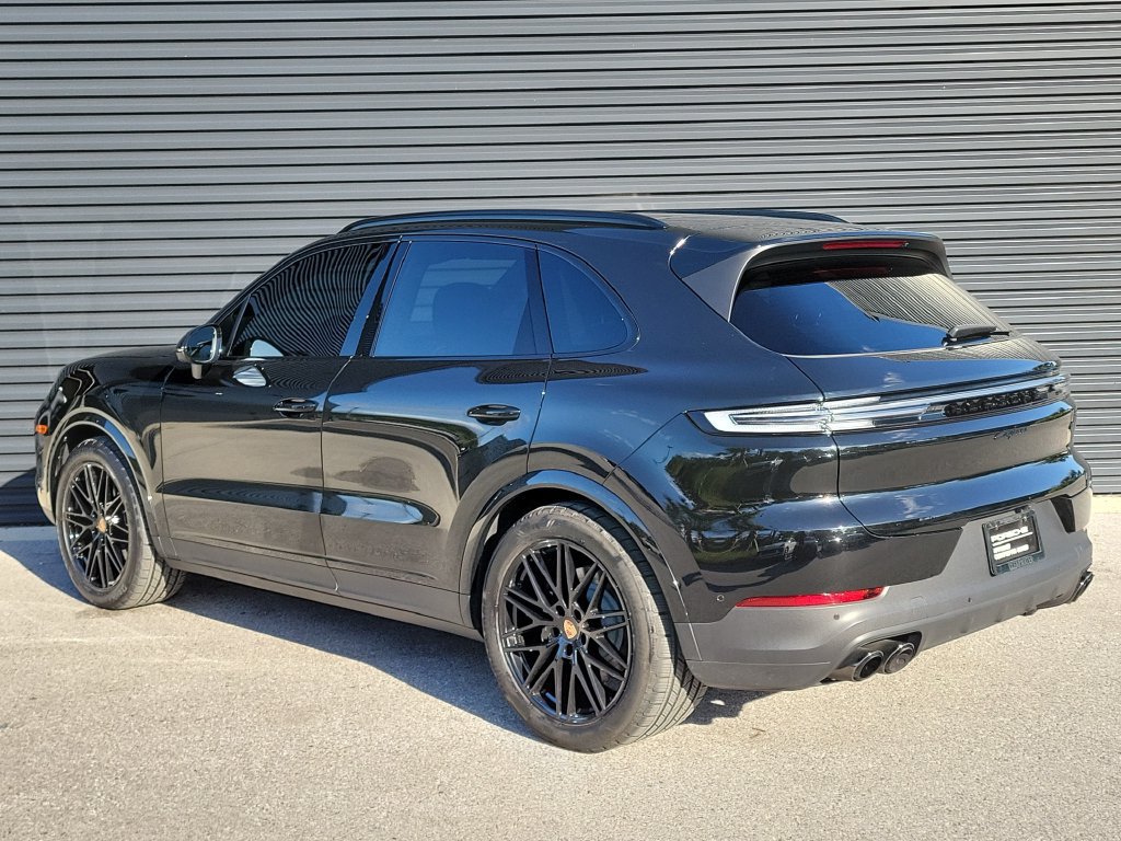 Certified 2026 Porsche Cayenne AWD/4WD image 3
