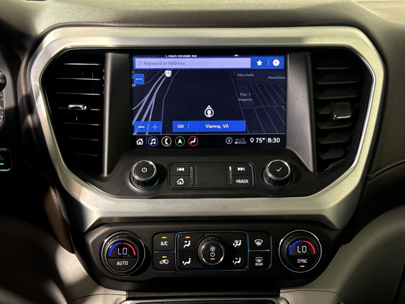 Used 2020 GMC Acadia SLT w/ Trailering Package AWD/4WD image 20
