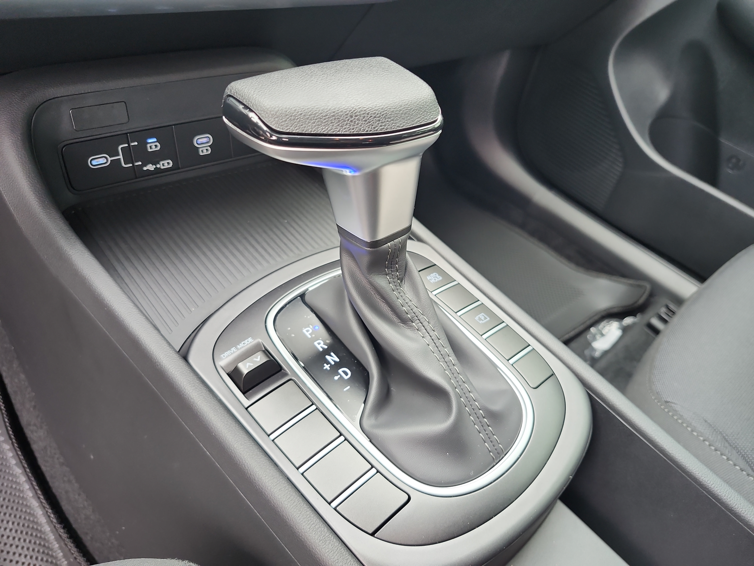New 2027 Hyundai Kona SE FWD image 13