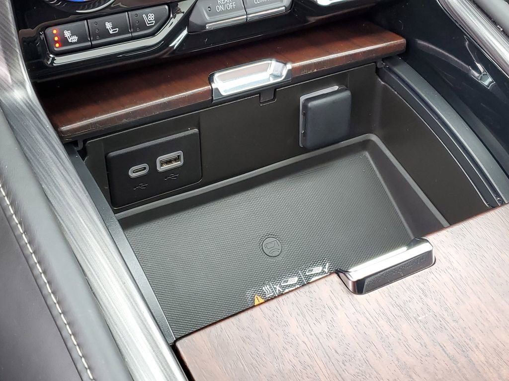 Certified 2023 GMC Yukon Denali Ultimate w/ LPO, Floor Liner Package AWD/4WD image 22