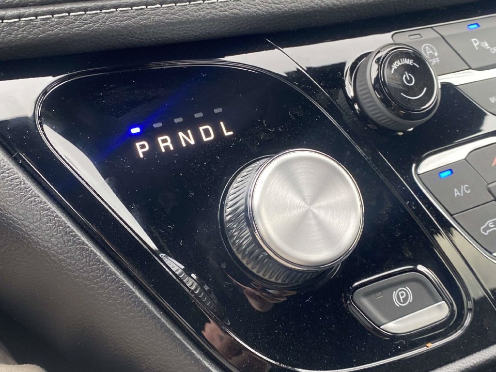 New 2027 Chrysler Pacifica Select FWD image 23