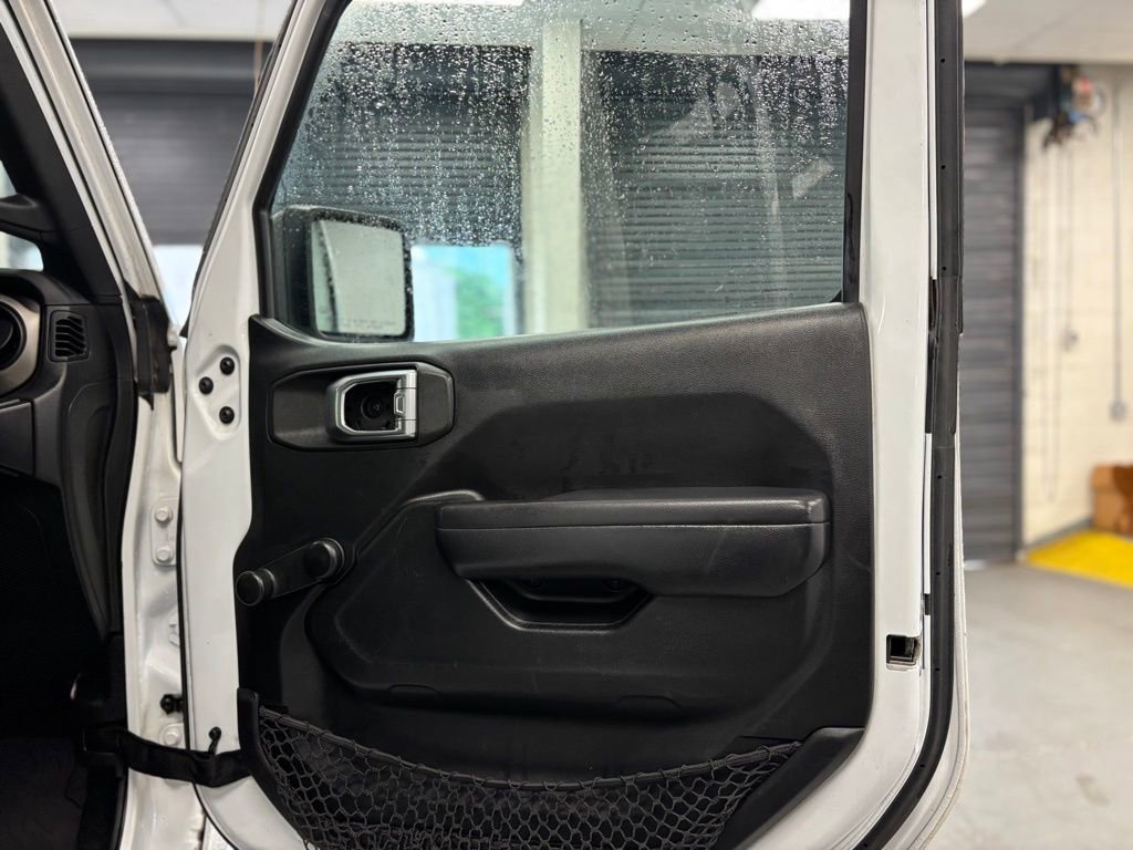 Used 2018 Jeep Wrangler Unlimited Sport AWD/4WD image 13