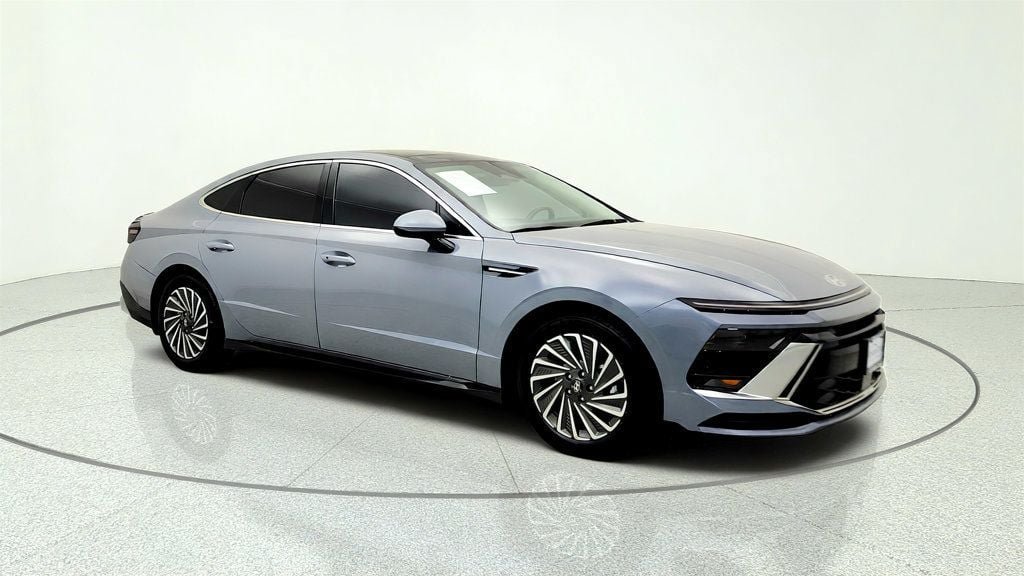 Used 2026 Hyundai Sonata SEL FWD image 3