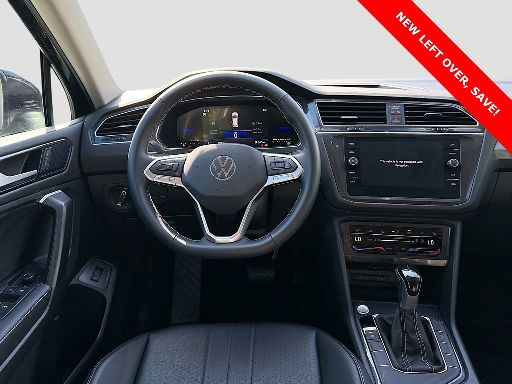 Used 2024 Volkswagen Tiguan SE image 21