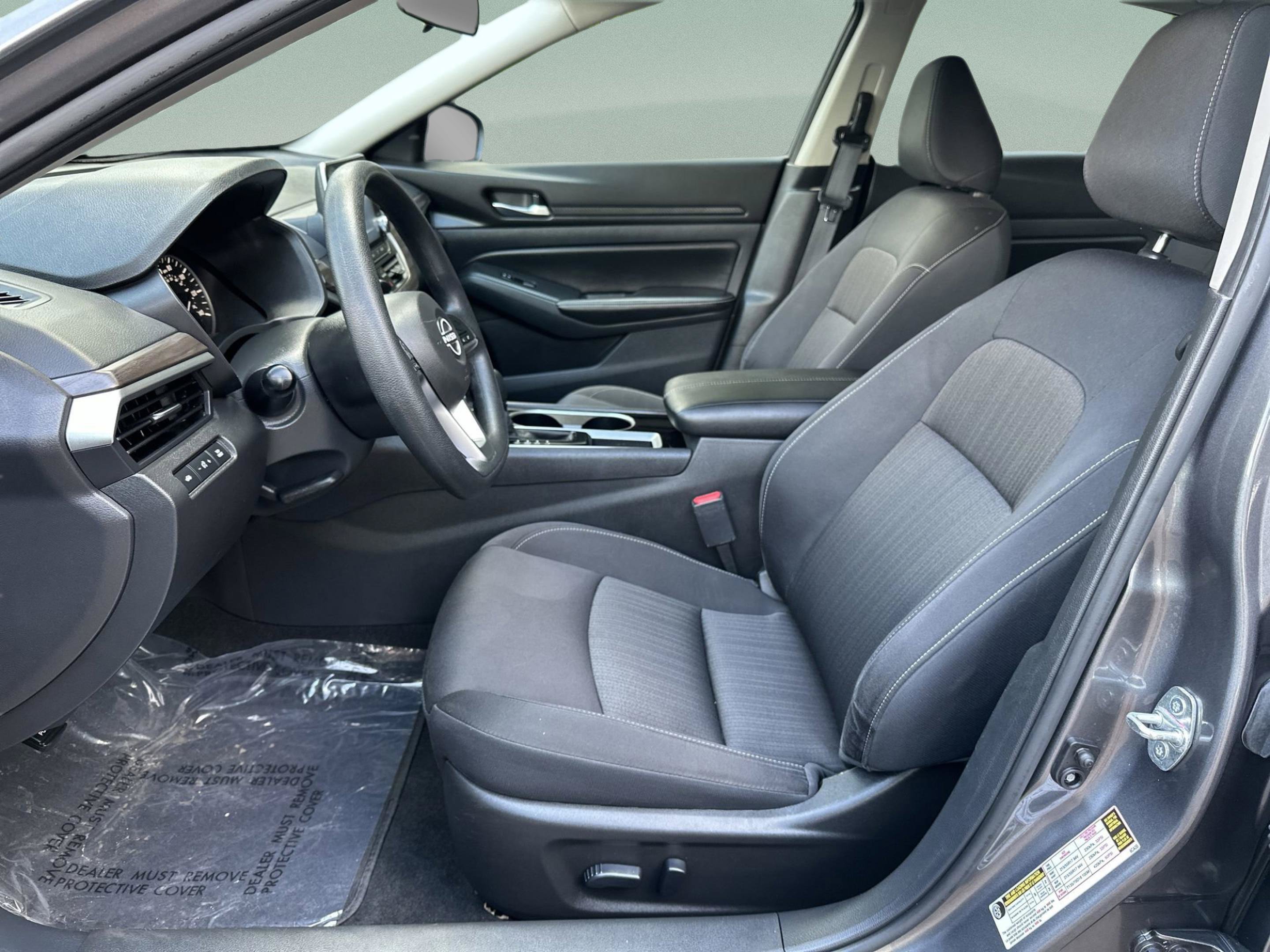 Used 2024 Nissan Altima 2.5 SV FWD image 13