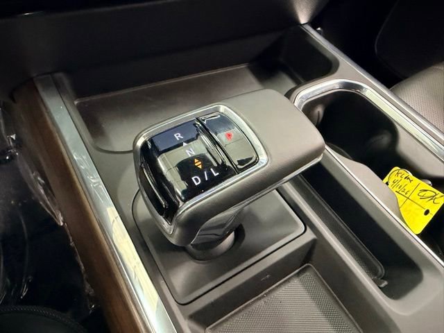 Certified 2025 Chevrolet Silverado 1500 High Country w/ Technology Package AWD/4WD image 17