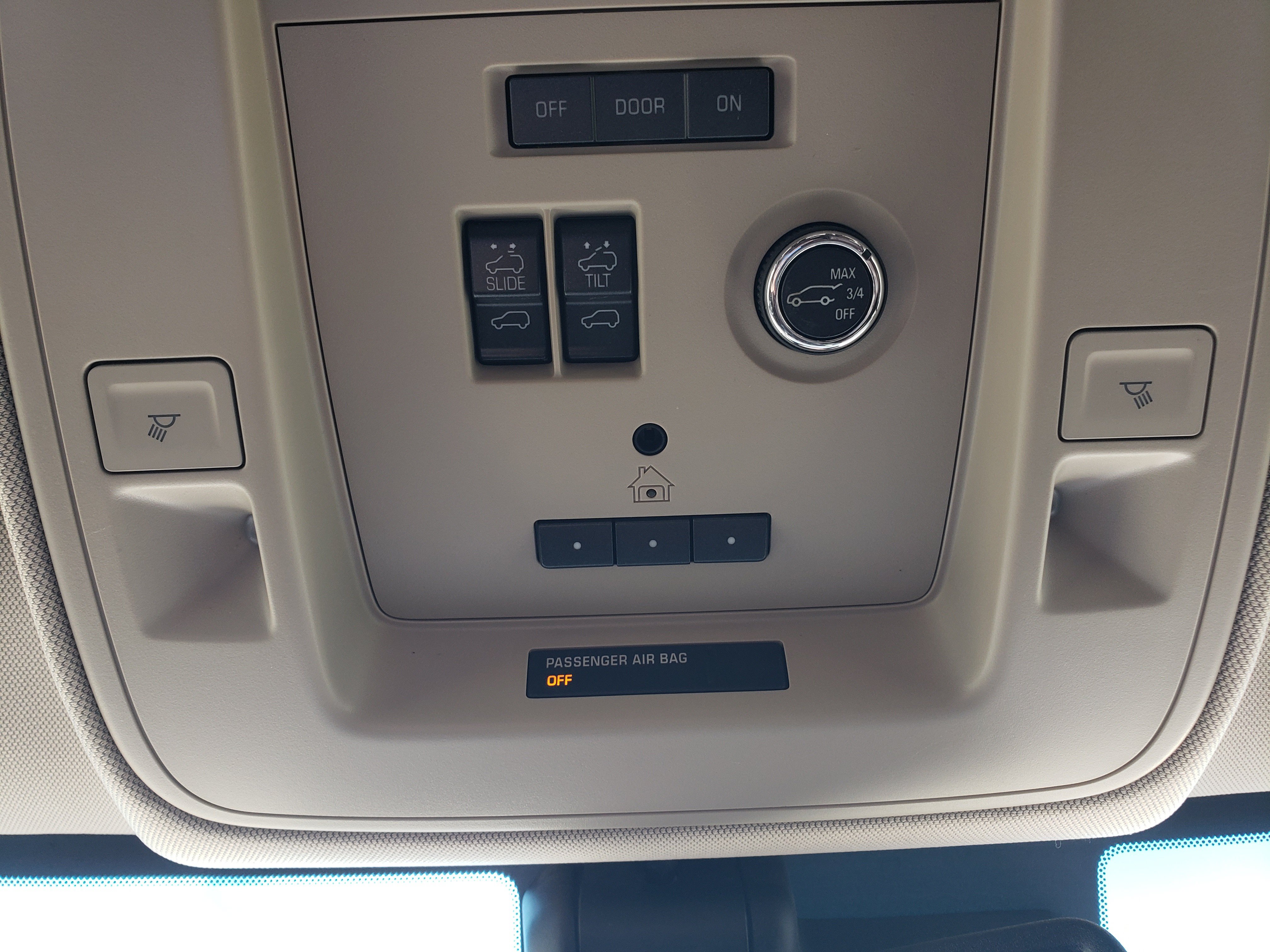 Used 2018 Chevrolet Tahoe Premier RWD image 20