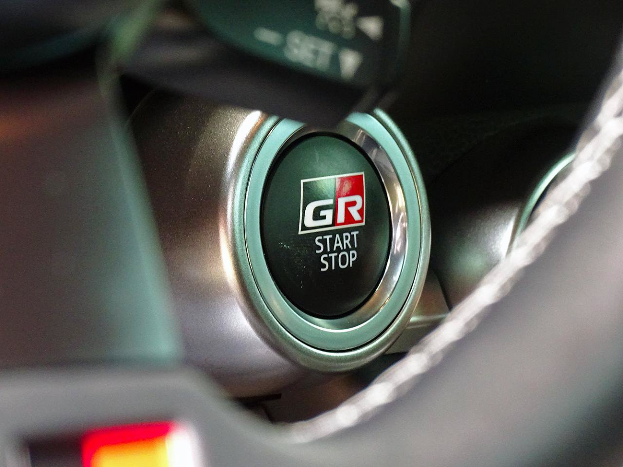 Used 2025 Toyota GR86 Premium w/ Performance Package RWD image 30