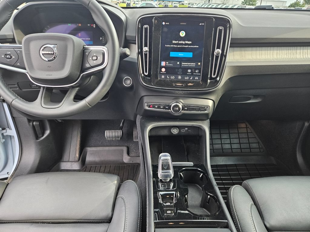 Used 2024 Volvo XC40 B5 Plus AWD/4WD image 18