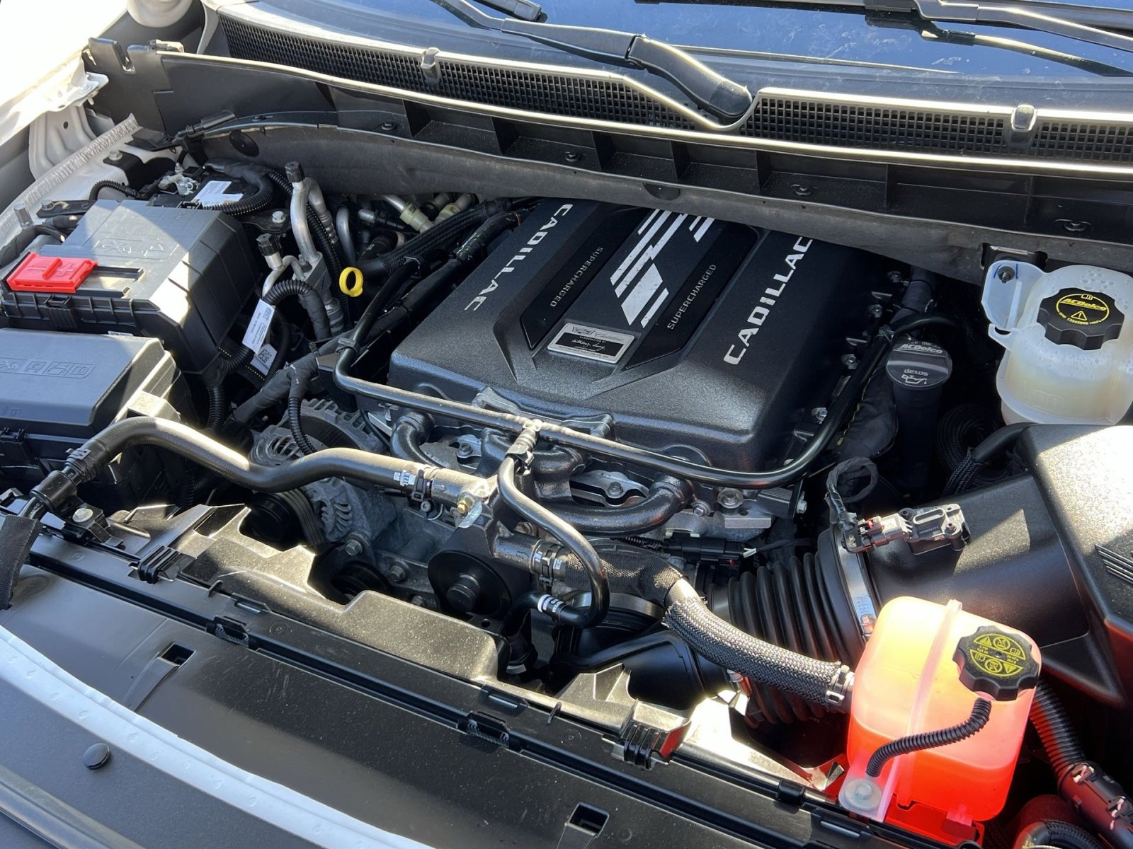 Used 2024 Cadillac Escalade ESV V w/ Heavy-Duty Trailer Package image 28