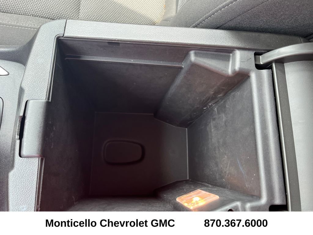 Used 2023 Chevrolet Traverse LT FWD image 21