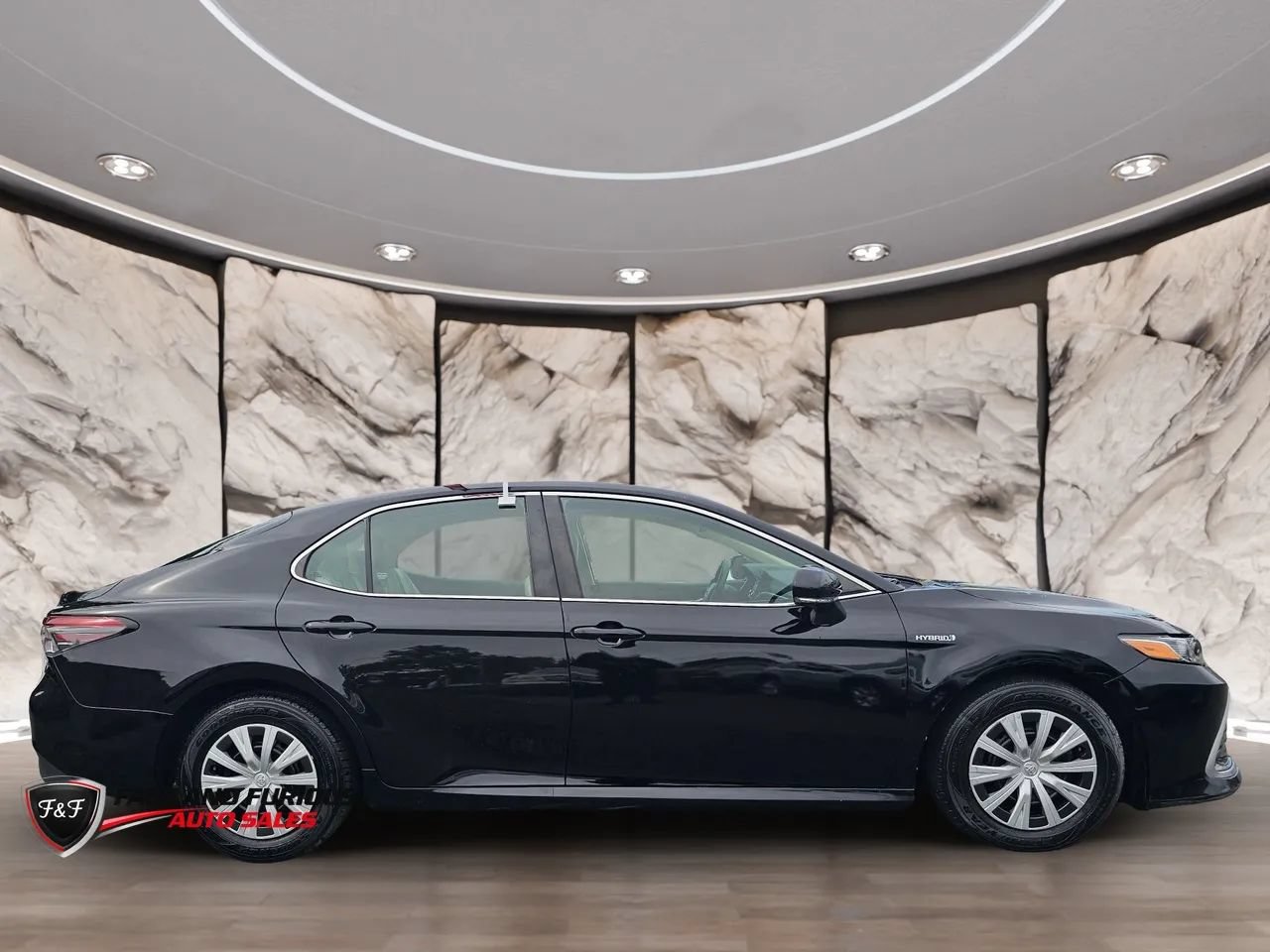 Used 2021 Toyota Camry LE FWD image 4