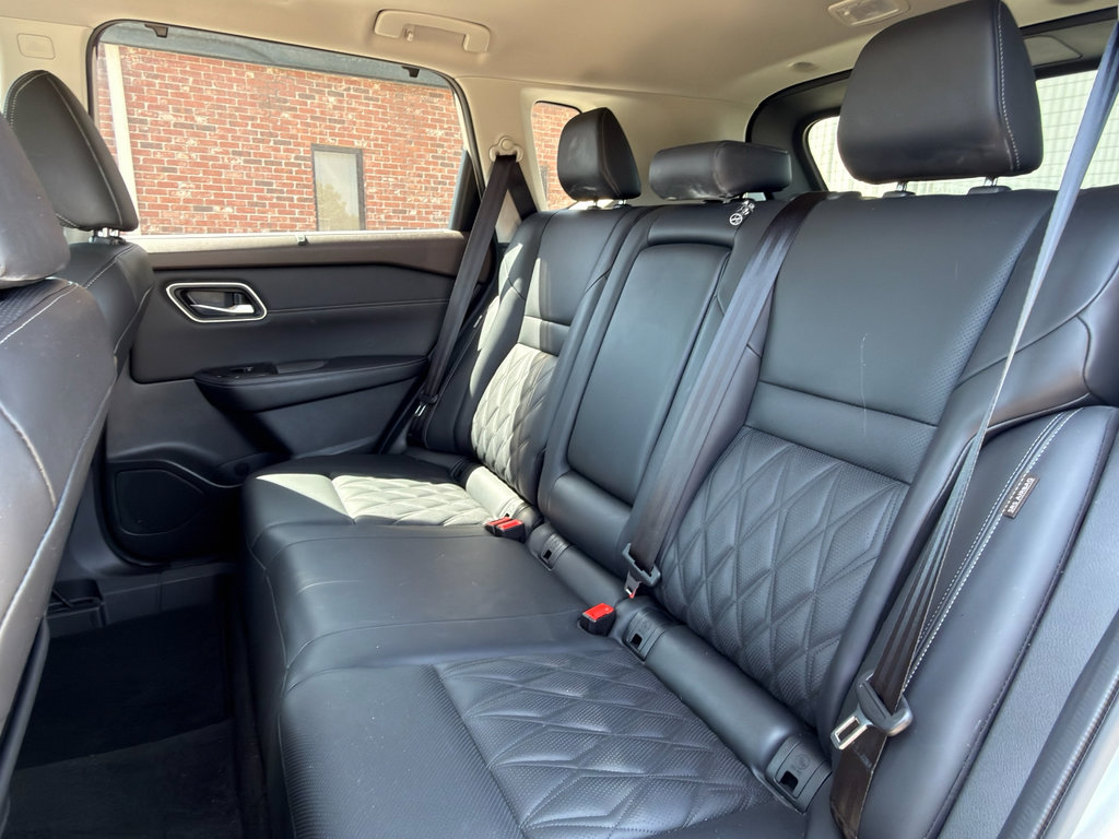 Certified 2023 Nissan Rogue Platinum w/ Platinum Premium Package image 17