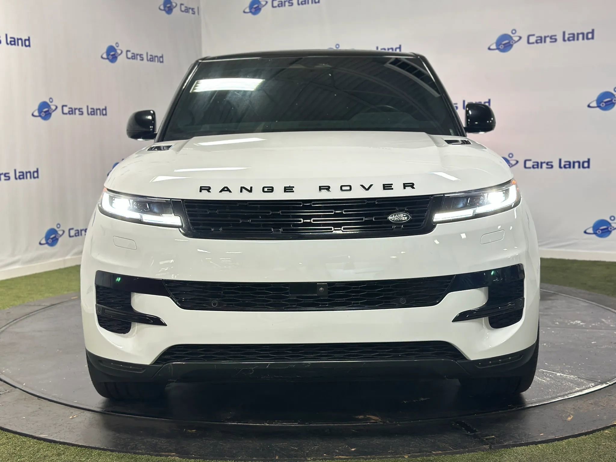 Used 2024 Land Rover Range Rover Sport SE image 7