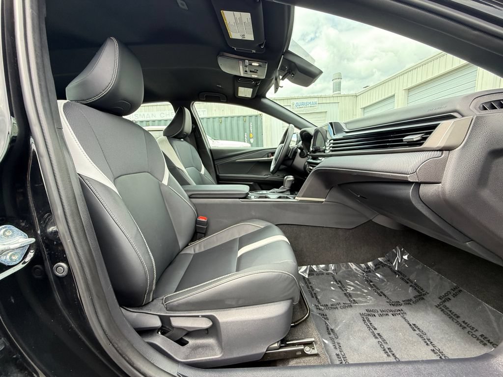 Used 2025 Toyota Camry SE FWD image 25