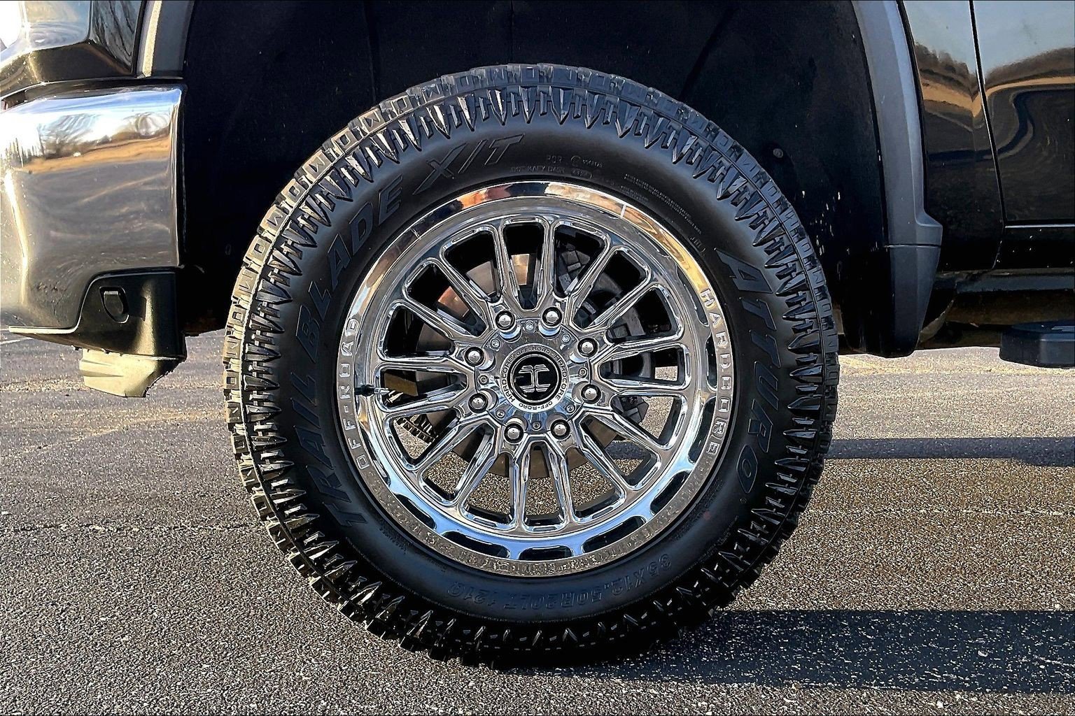 Used 2020 Chevrolet Silverado 2500 LT w/ Texas Edition image 9