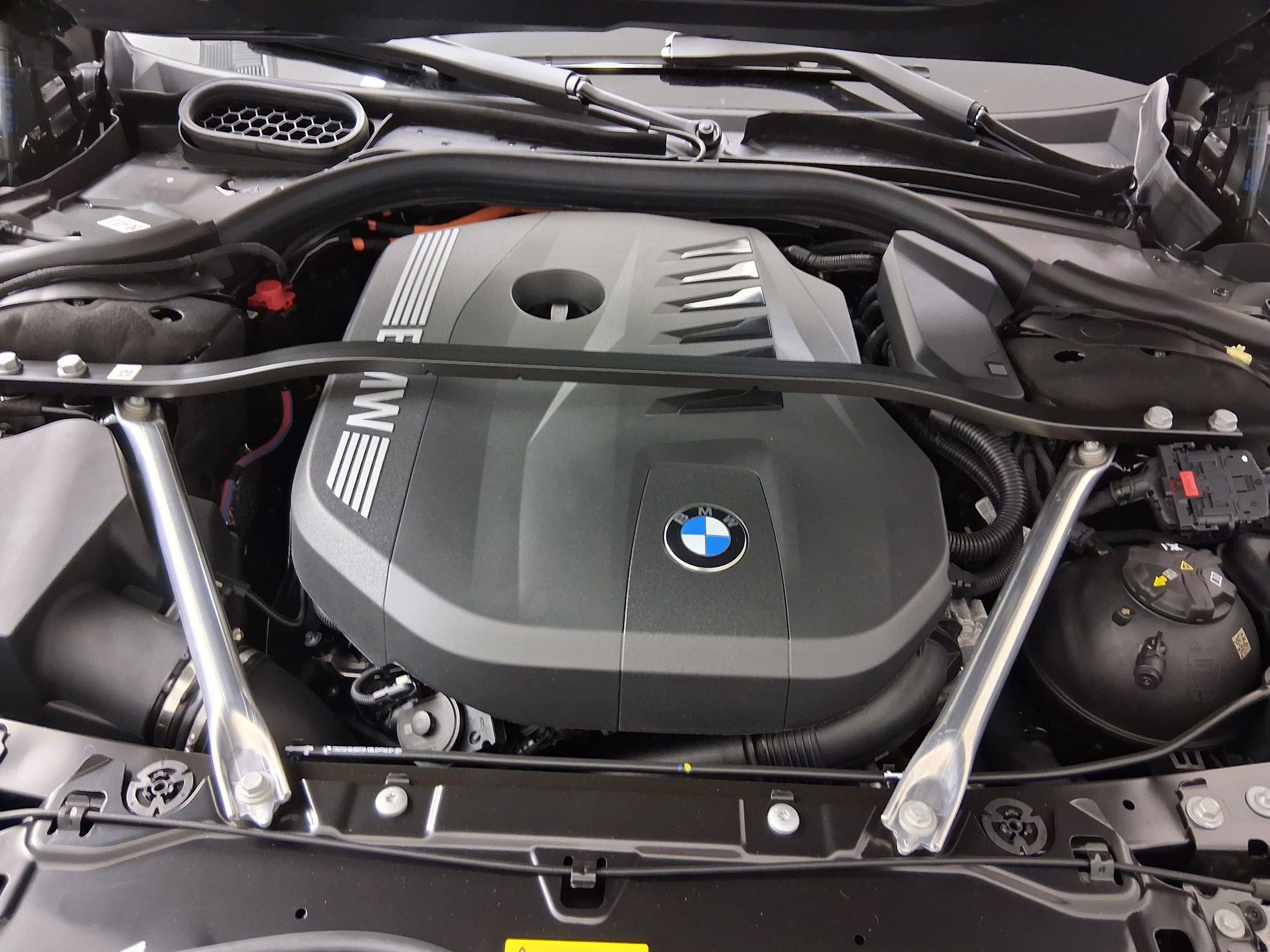 New 2026 BMW 750e xDrive w/ Premium Package AWD/4WD image 30